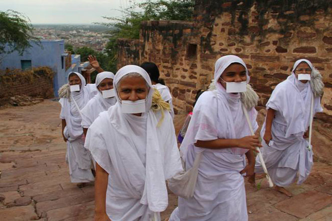 Picture of Tirthankaras (Ford-Markers) are spiritual guides. They are people who achieved mokhsa and now serve as examples for the people.