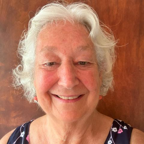 Elizabeth Van Volkenburgh Headshot