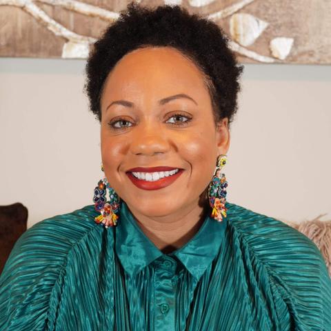Headshot of Candace Oglesby