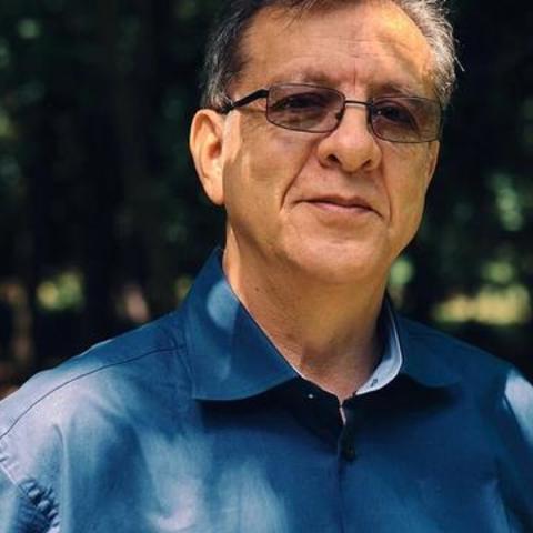 Headshot of Luis Eduardo Luna