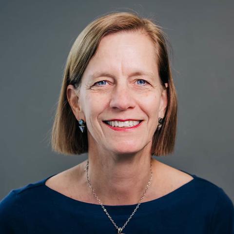Headshot of Lisa Gezon