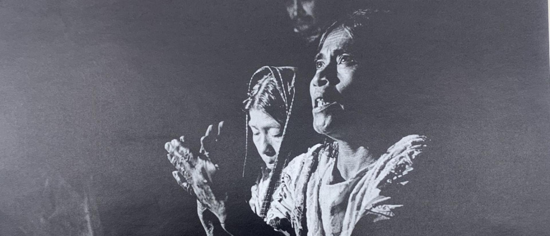 María Sabina and her daughter during a mushroom ritual 